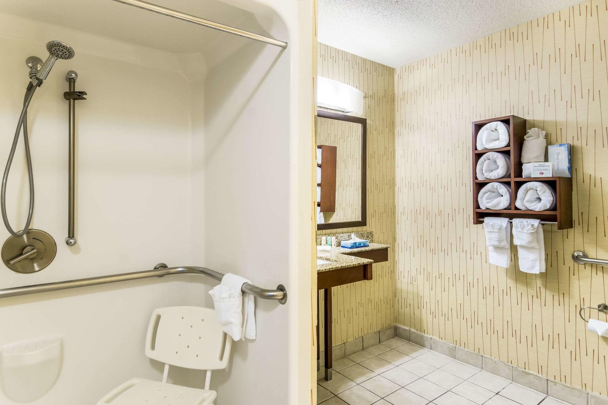 Quality Inn Chester - South Richmond Eksteriør bilde